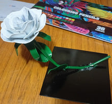 Charger l'image dans la galerie, 🌹 Rose Décorative en Acier – Élégance Intemporelle